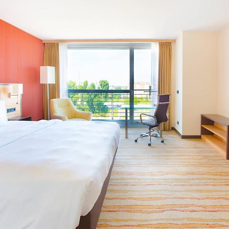 Courtyard By Marriott Duesseldorf Hafen Hotel Kültér fotó