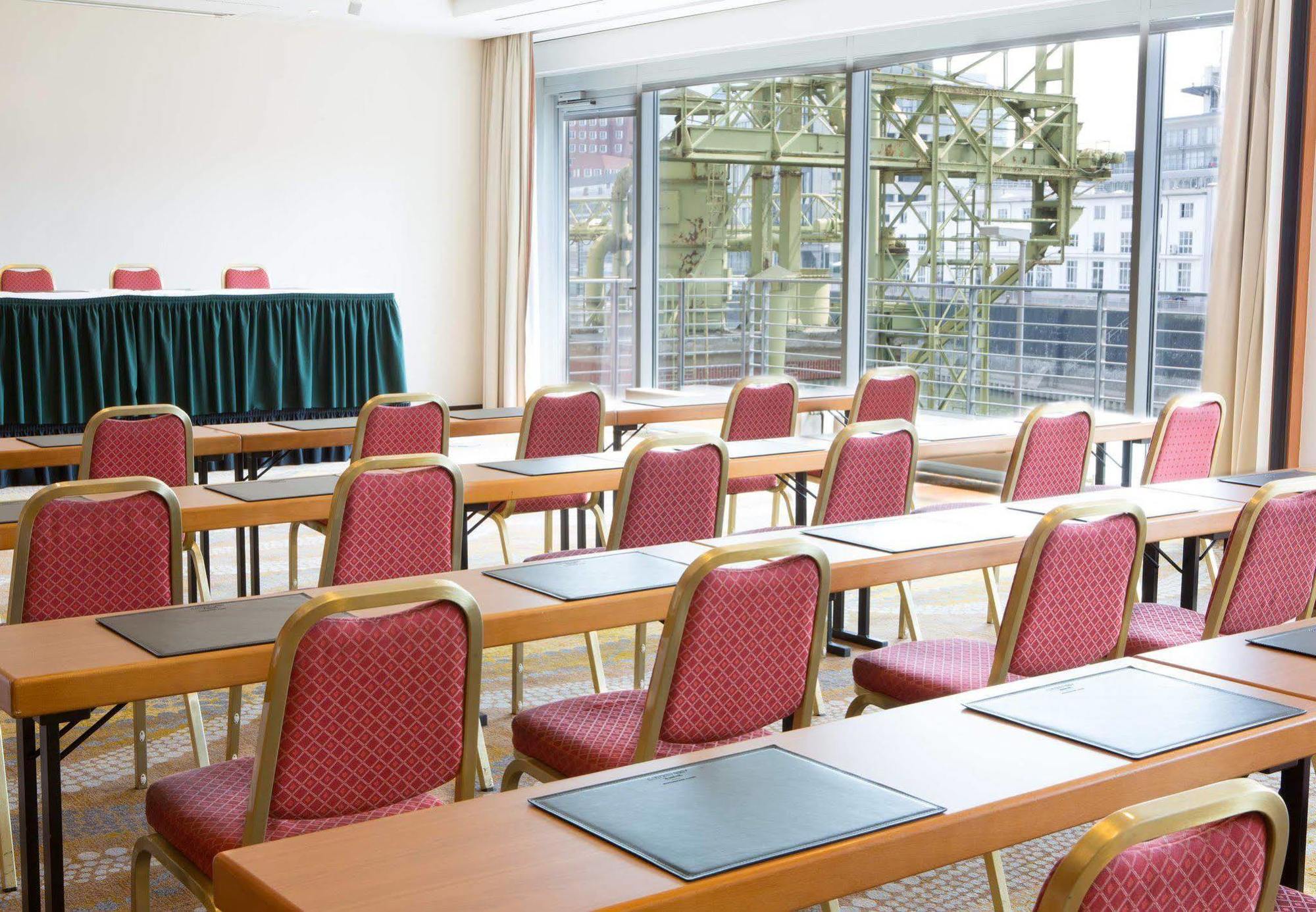 Courtyard By Marriott Duesseldorf Hafen Hotel Kültér fotó