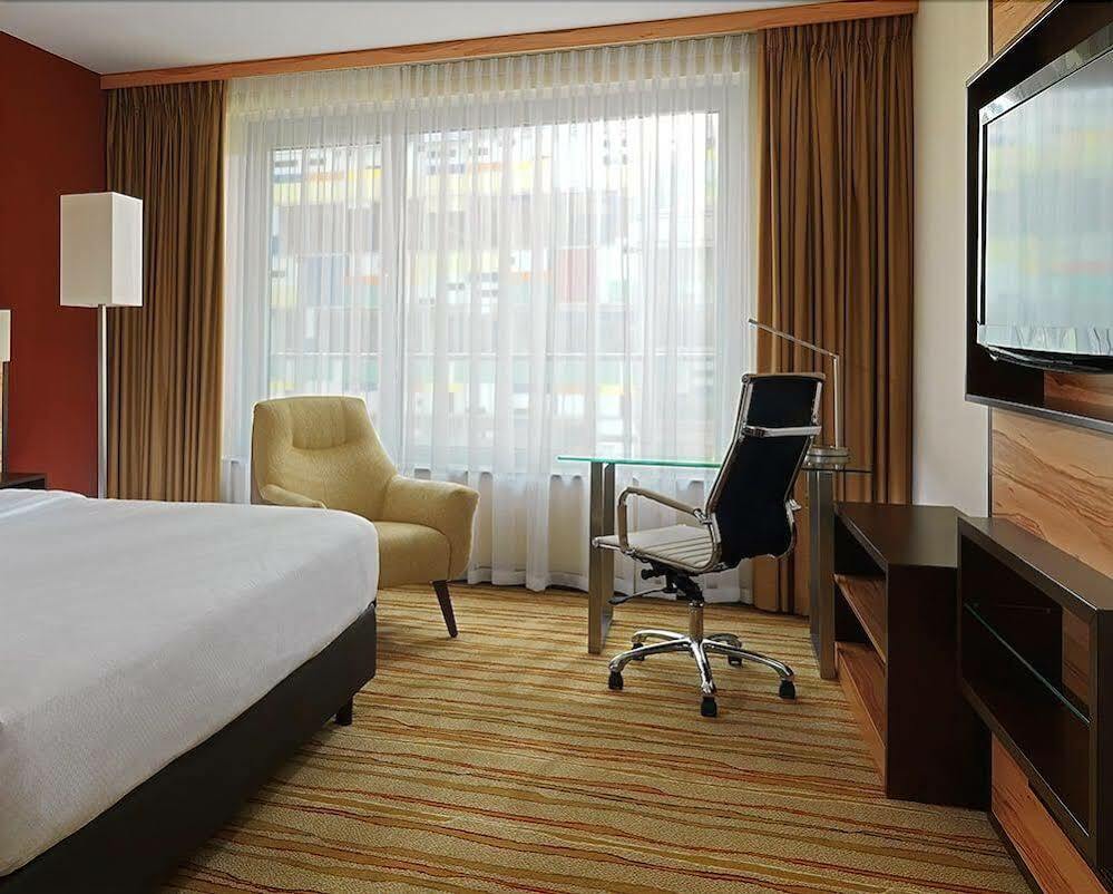 Courtyard By Marriott Duesseldorf Hafen Hotel Kültér fotó